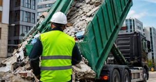 Вывоз строительного мусора в Краснокамске: услуги лицензированной компании — ПроМусор
